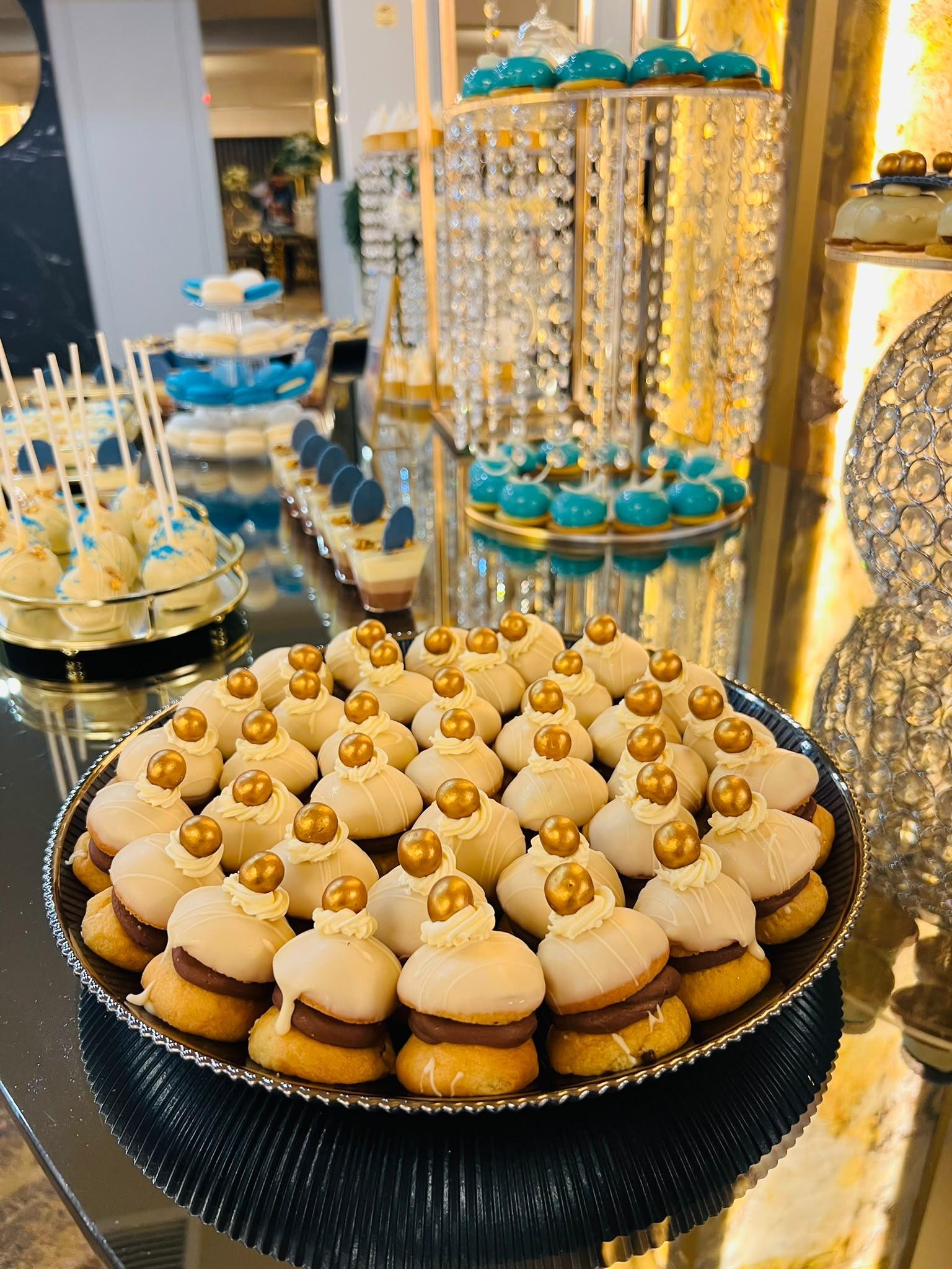 Monoporții cu perle aurii — Instagram Adriana Sweet Events